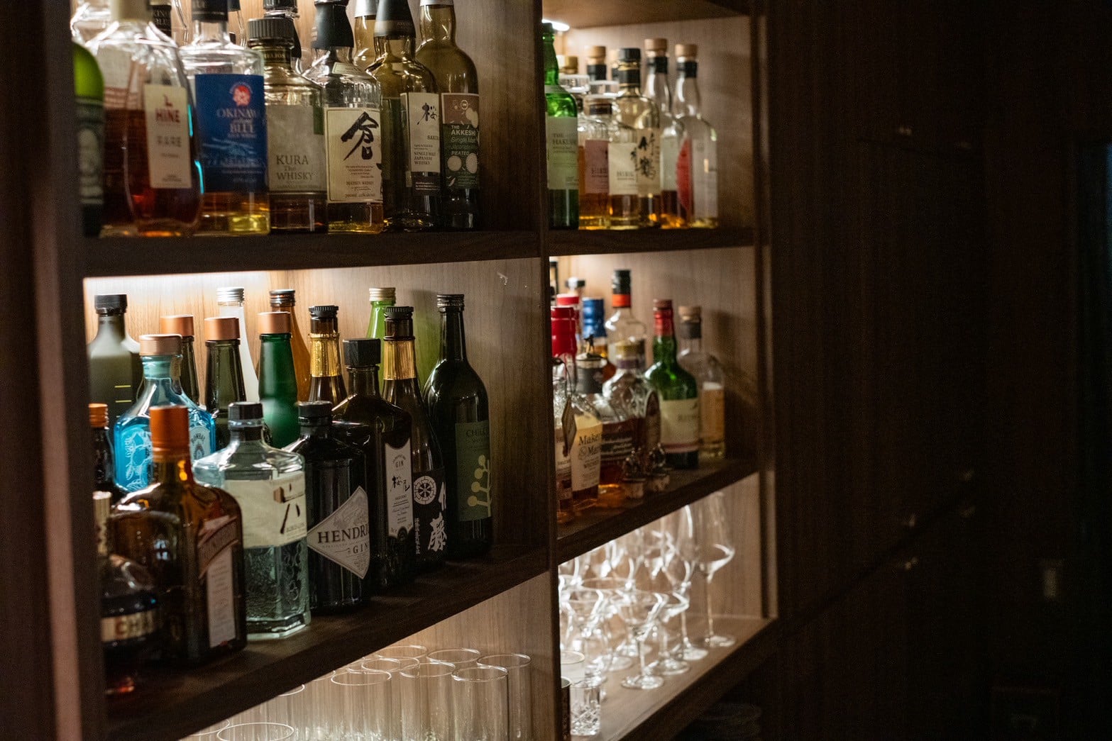 BAR BOND Interior 4