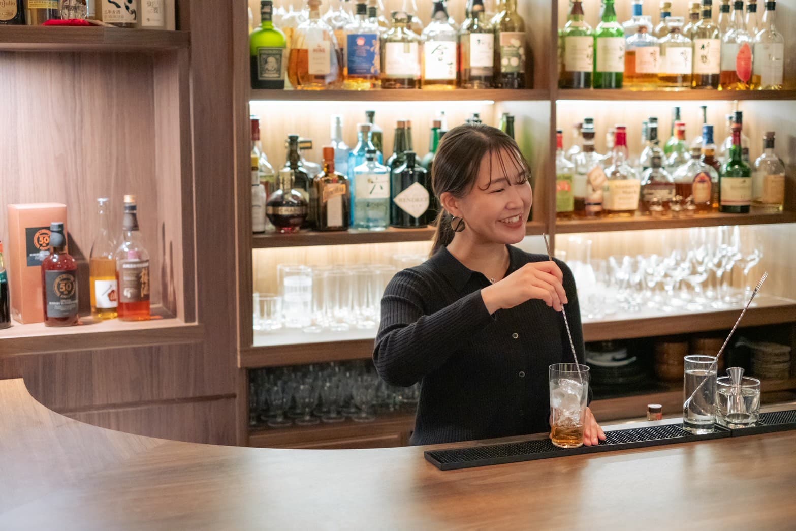 BAR BOND カウンター席