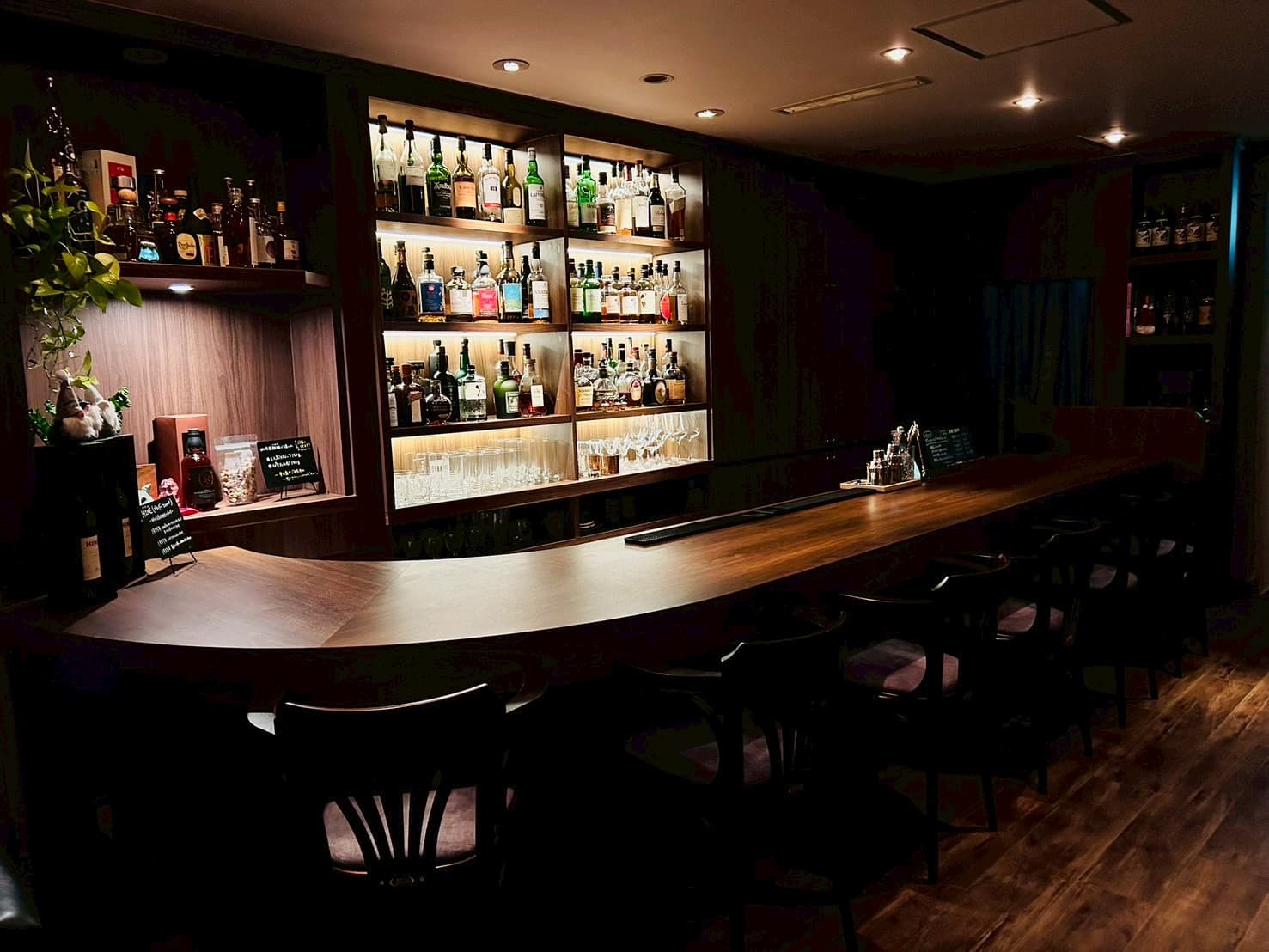 BAR BOND テーブル席